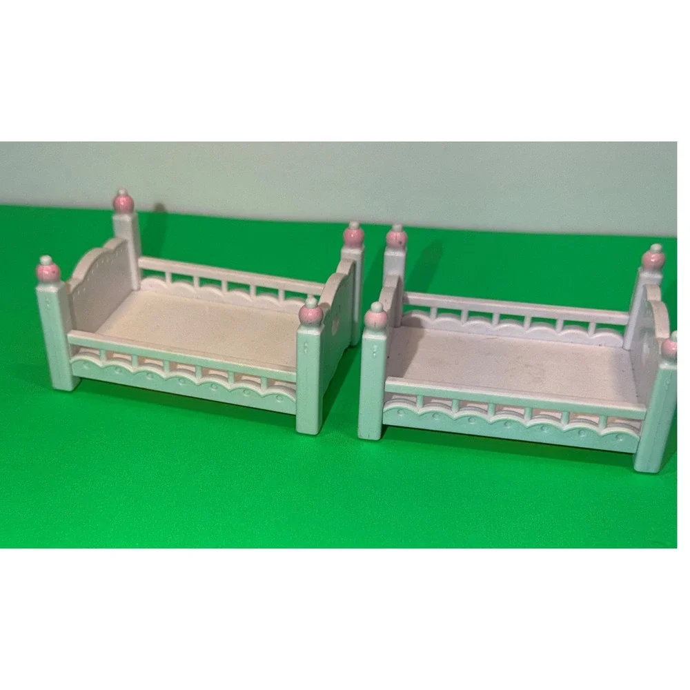 Calico Critters Sylvanian Families White Pink Floral Beds Dollhouse Furniture